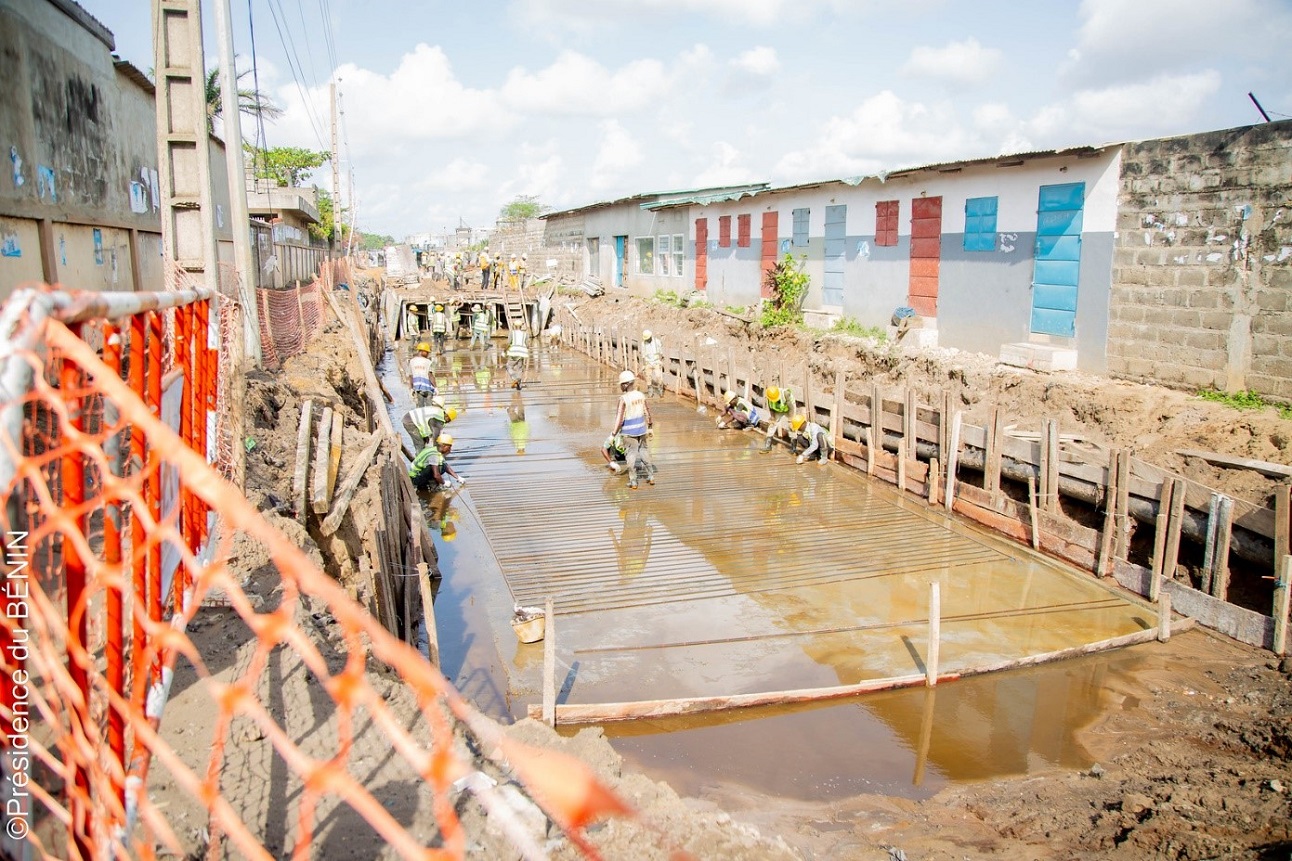 La reconstruction du collecteur exutoire de drainage des eaux vers  le domaine de l’aéroport va soulager les populations.