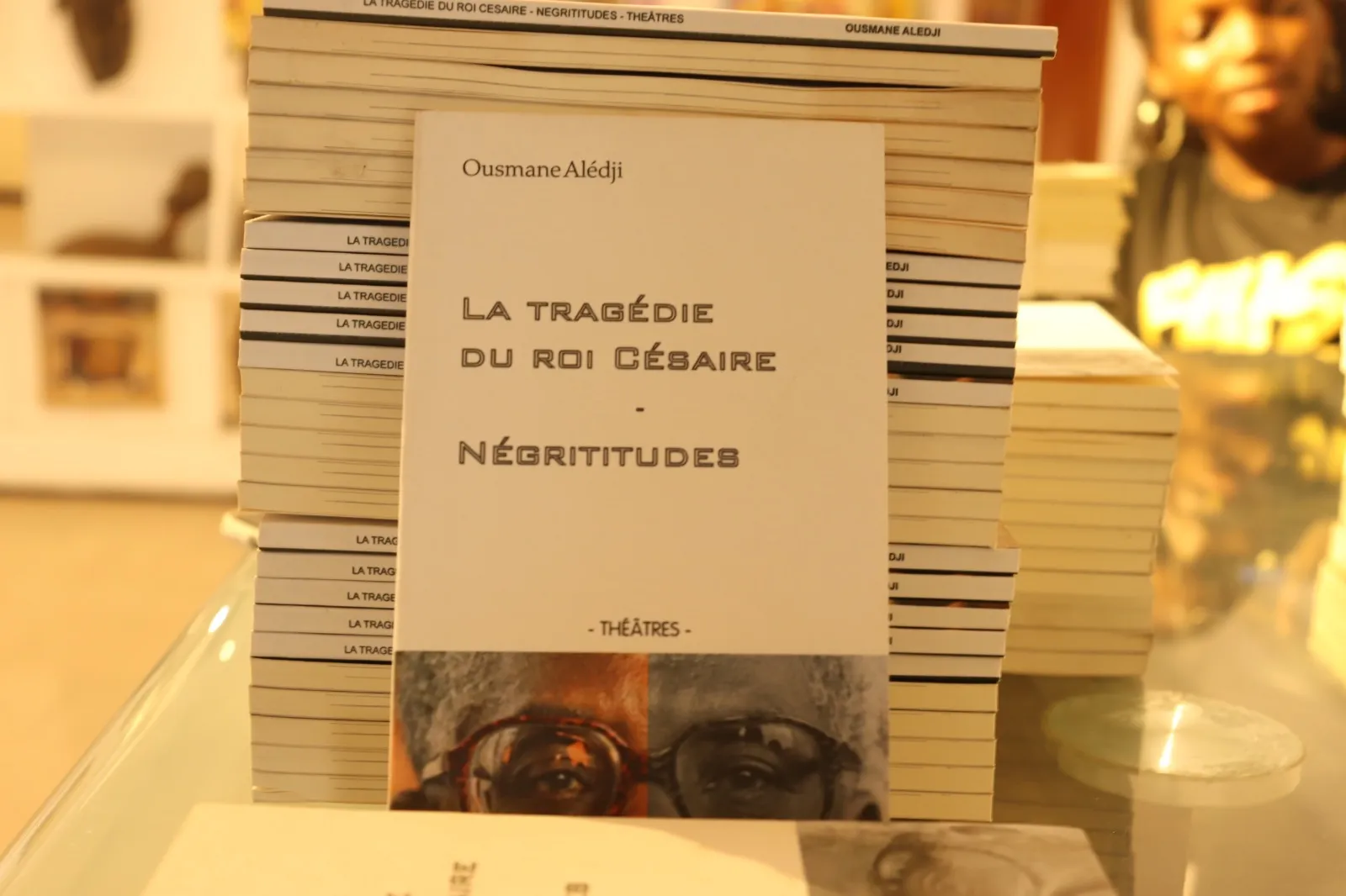 Toute la poétique de l’écriture d'Ousmane Alédji s'élabore dans un rapport d'intertextualitéavec le célèbre Cahier  d’un retour au pays natal