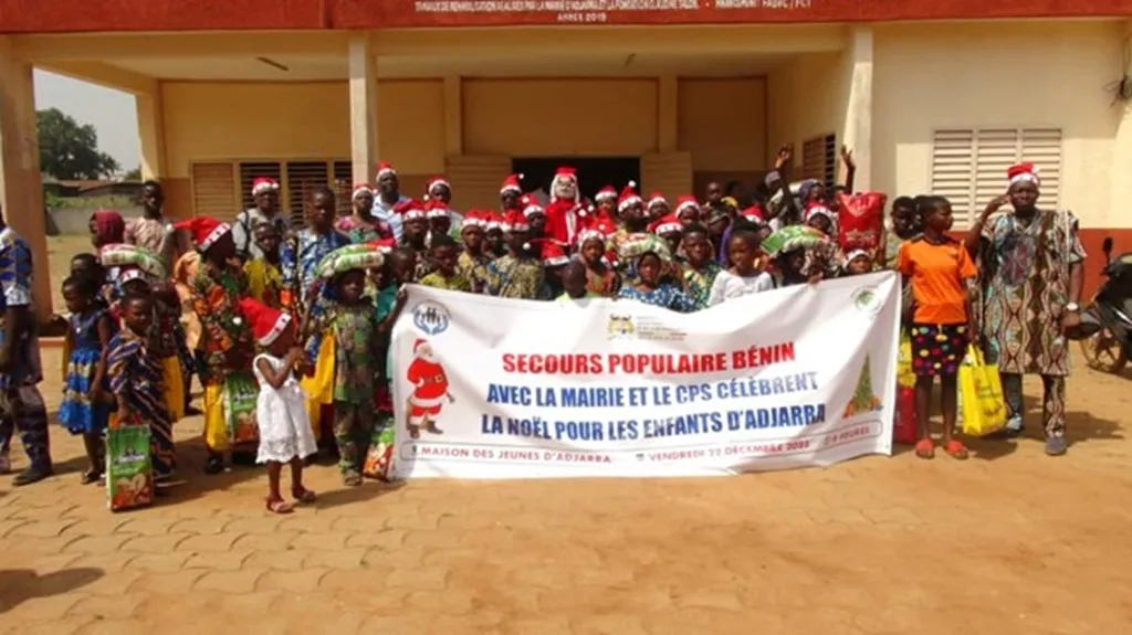 A Adjarra, plus de trois cents enfants ont bien fêté la Noël grâce  aux dons de l’Ong Secours populaire Bénin