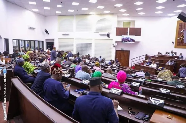 La loi relative aux infractions boursières sur le marché financier de l'Union monétaire ouest-africaine adoptée à l’unanimité des  députés présents et représentés
