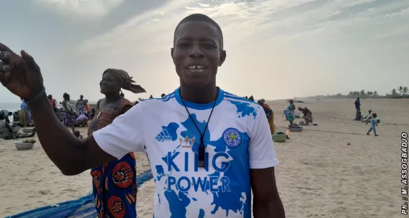 Mickaël Zibra Zotépé, est satisfait des captures de poisson ramenées de la pêche