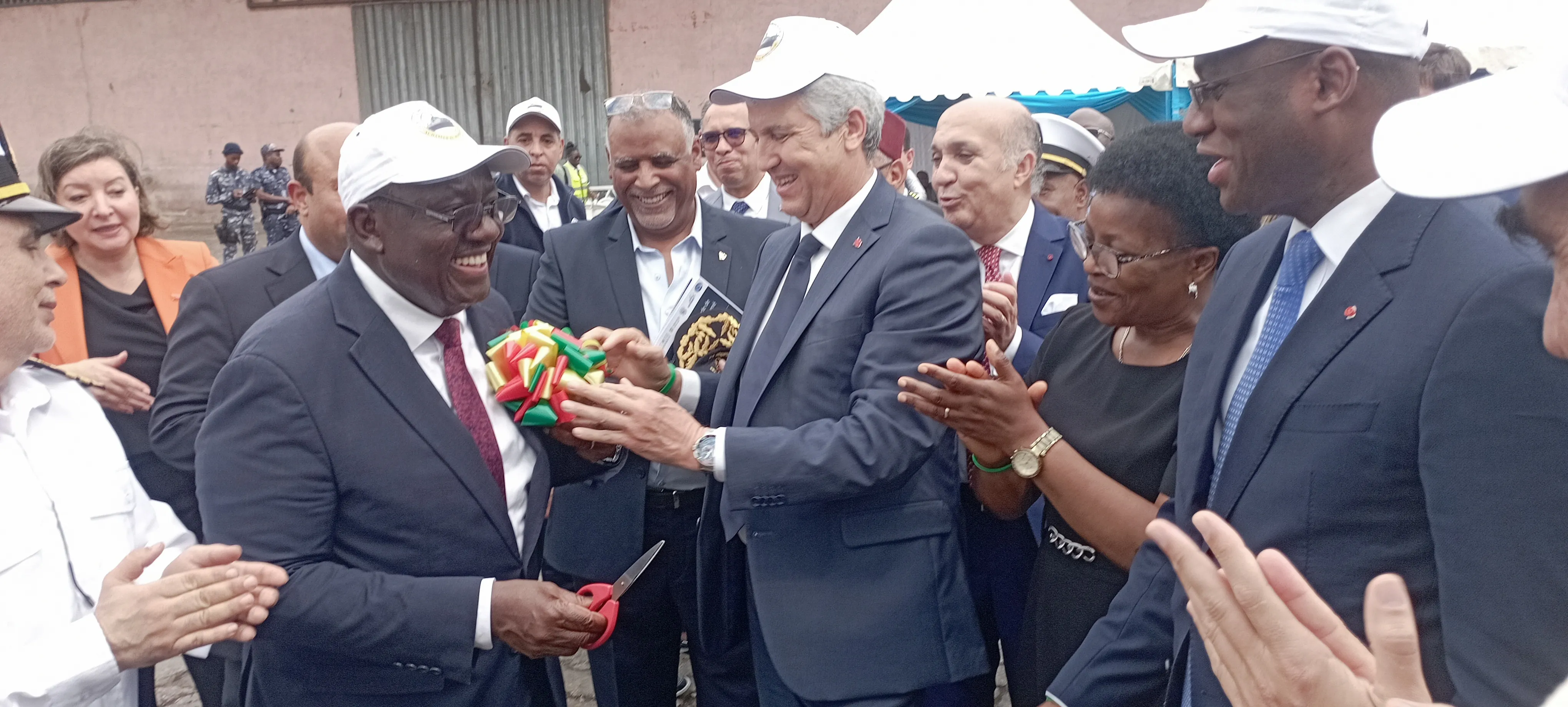 Au terme de la cérémonie de lancement de la campagne de  recherche, les invités ont visité ...