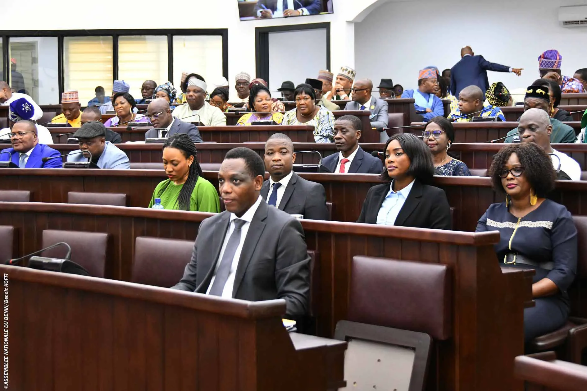 Les députés et en premier plan le ministre de la Justice lors  de l'examen du projet de loi