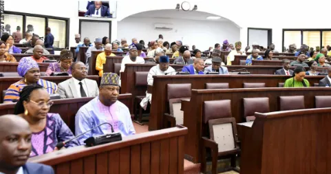 Les députés convoqués pour la première session extraordinaire de l'année n'ont pas pu aller...