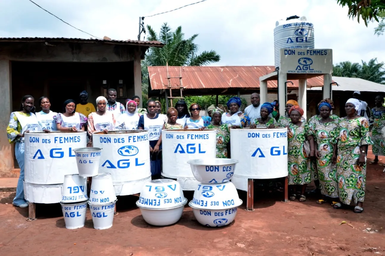 Amicale des femmes de AGL Bénin, soutenue par la direction générale, a offert un forage  d’eau potable aux populations de Dogla-Gbefadji, dans la commune de Dangbo