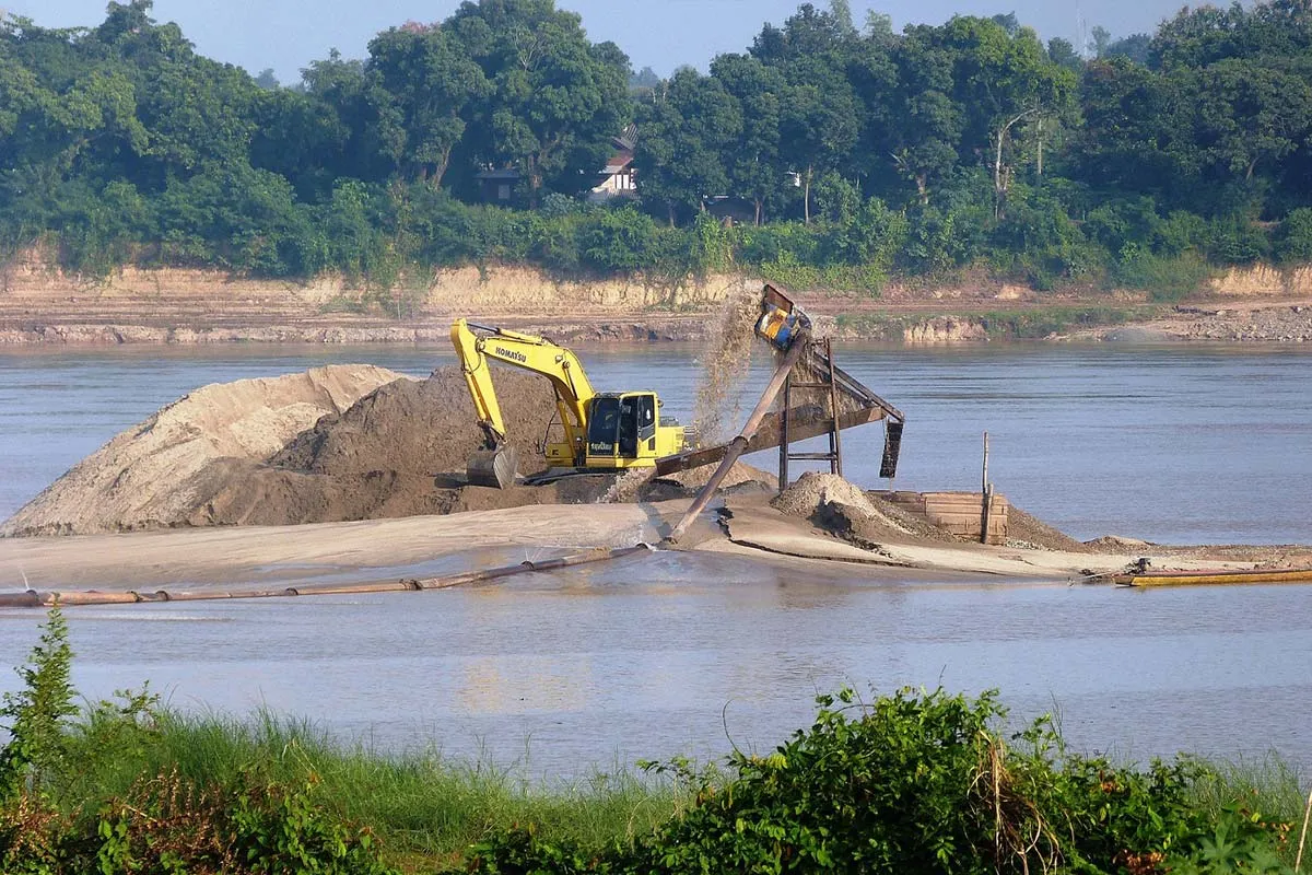 Wilfried Léandre Houngbédji, porte-parole du gouvernement au sujet des réformes annoncées  dans le secteur du dragage de sable lagunaire