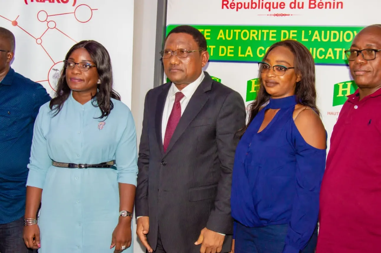 La présidente de l'Upmb (au milieu) des présidents de la Cena et de la Haac