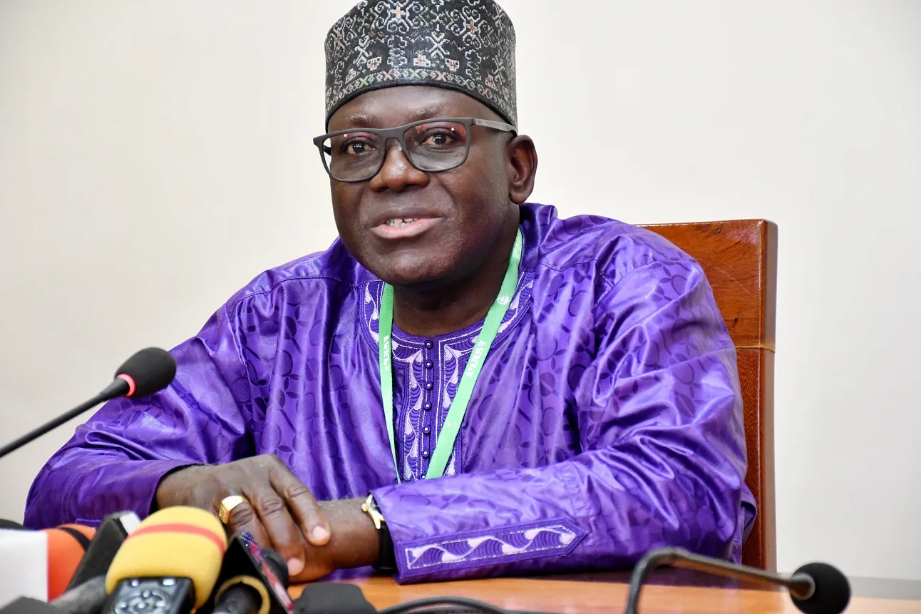 Dr Adolphe Adjanohoun lors de sa conférence de presse