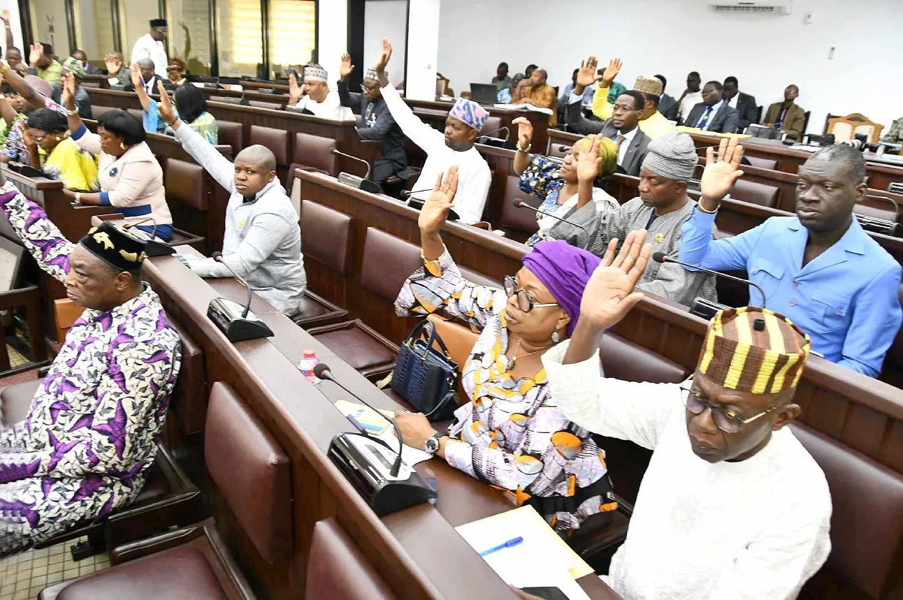 La loi n°2024-14 portant réglementation bancaire en République du Bénin a été adoptée  à l’unanimité des députés