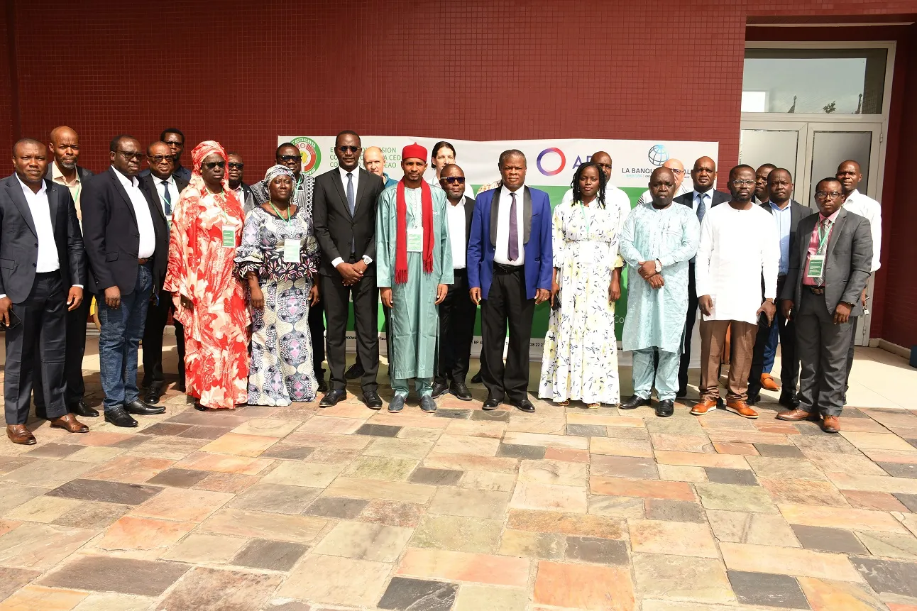 Il s'agira donc pour les participants de trouver des réponses adaptées à l'urgence et de travailler à  construire véritablement une résilience durable du sous-secteur de l'élevage