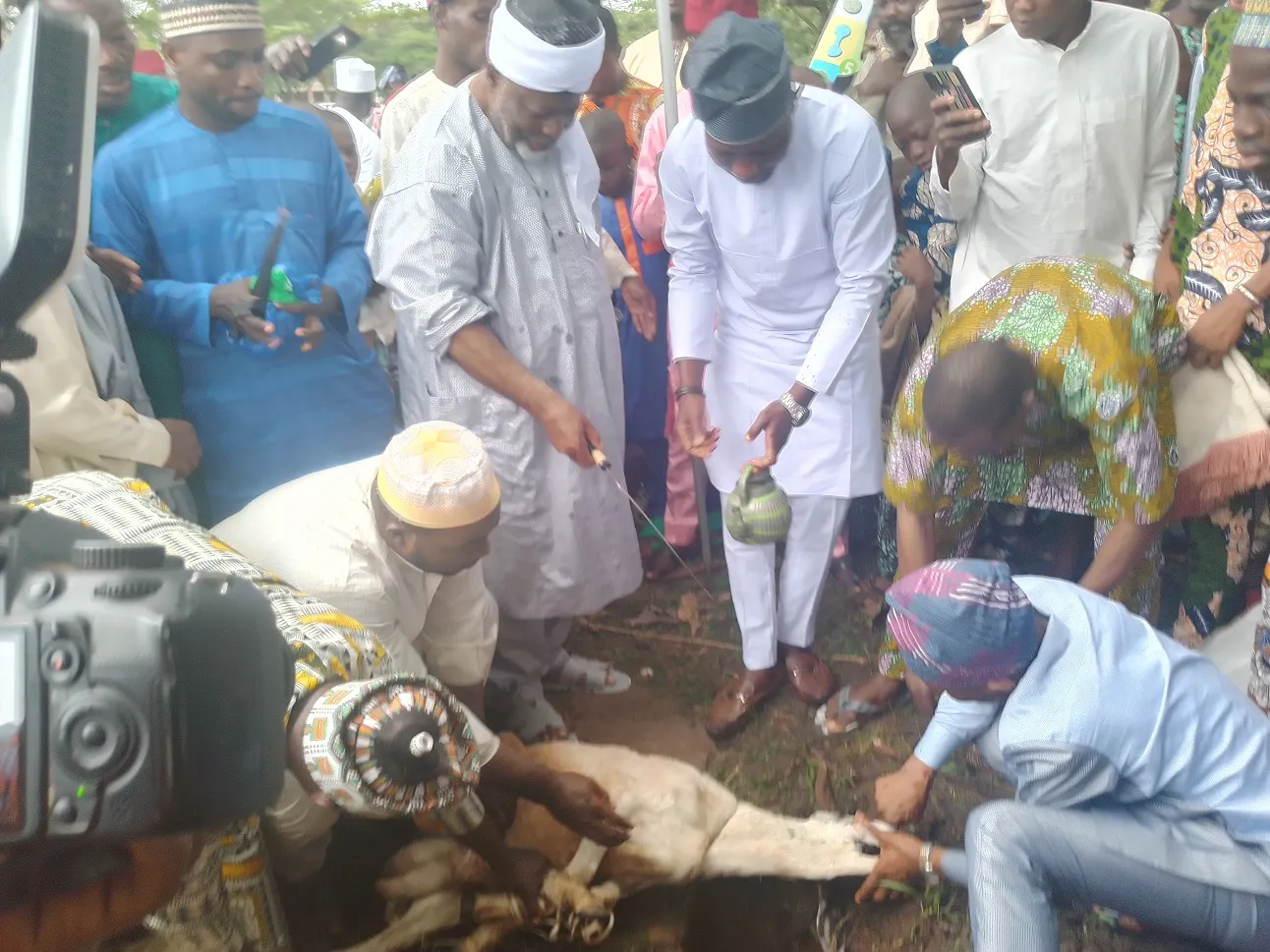 L’imam central de Porto-Novo donnant le top de la fête de mouton dans la ville capitale du Bénin