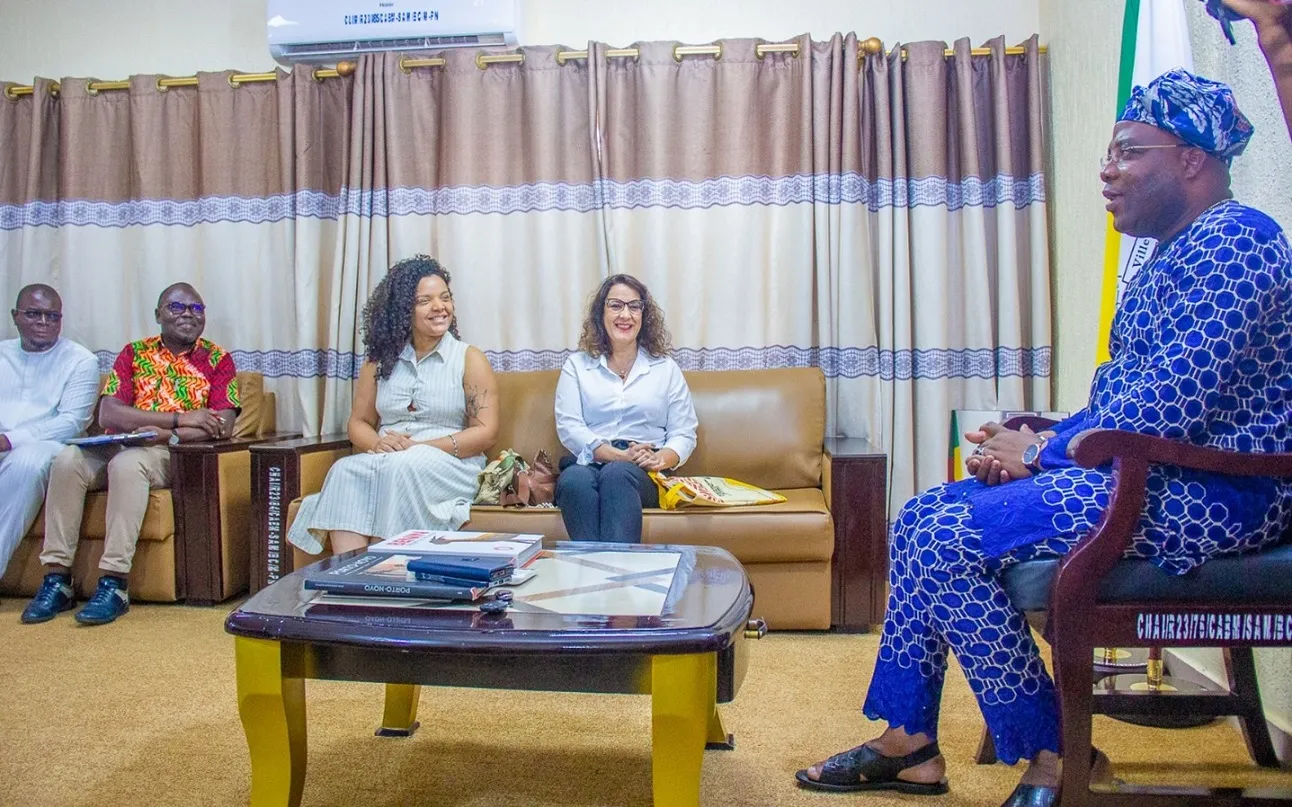 Moment d’échanges entre le maire de Porto-Novo et la délégation brésilienne