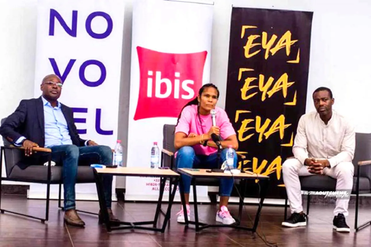 Wendie Renard (milieu), capitaine de l’équipe française de football féminin prodigue des conseils aux footballeuses béninoises
