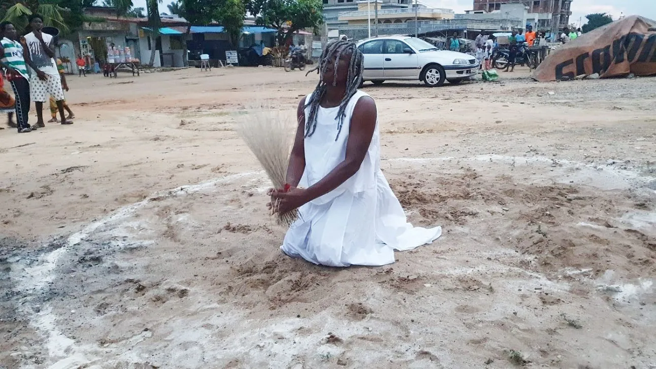 La performance artistique de Sika da Silveira qui prône le vivre-ensemble