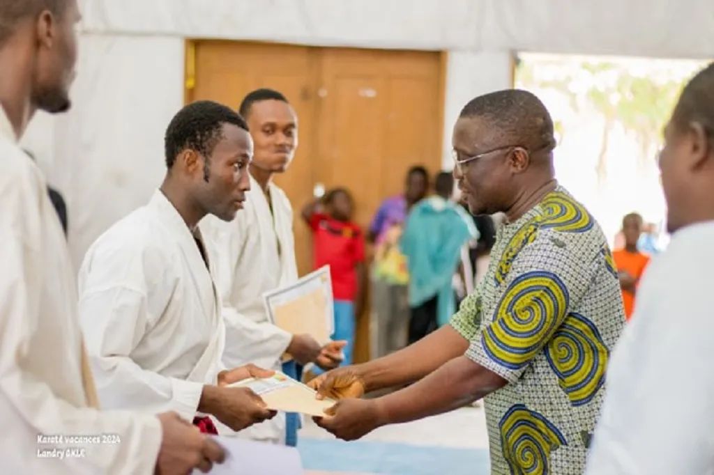 Les meilleurs sont repartis avec des attestations et des  enveloppes financières