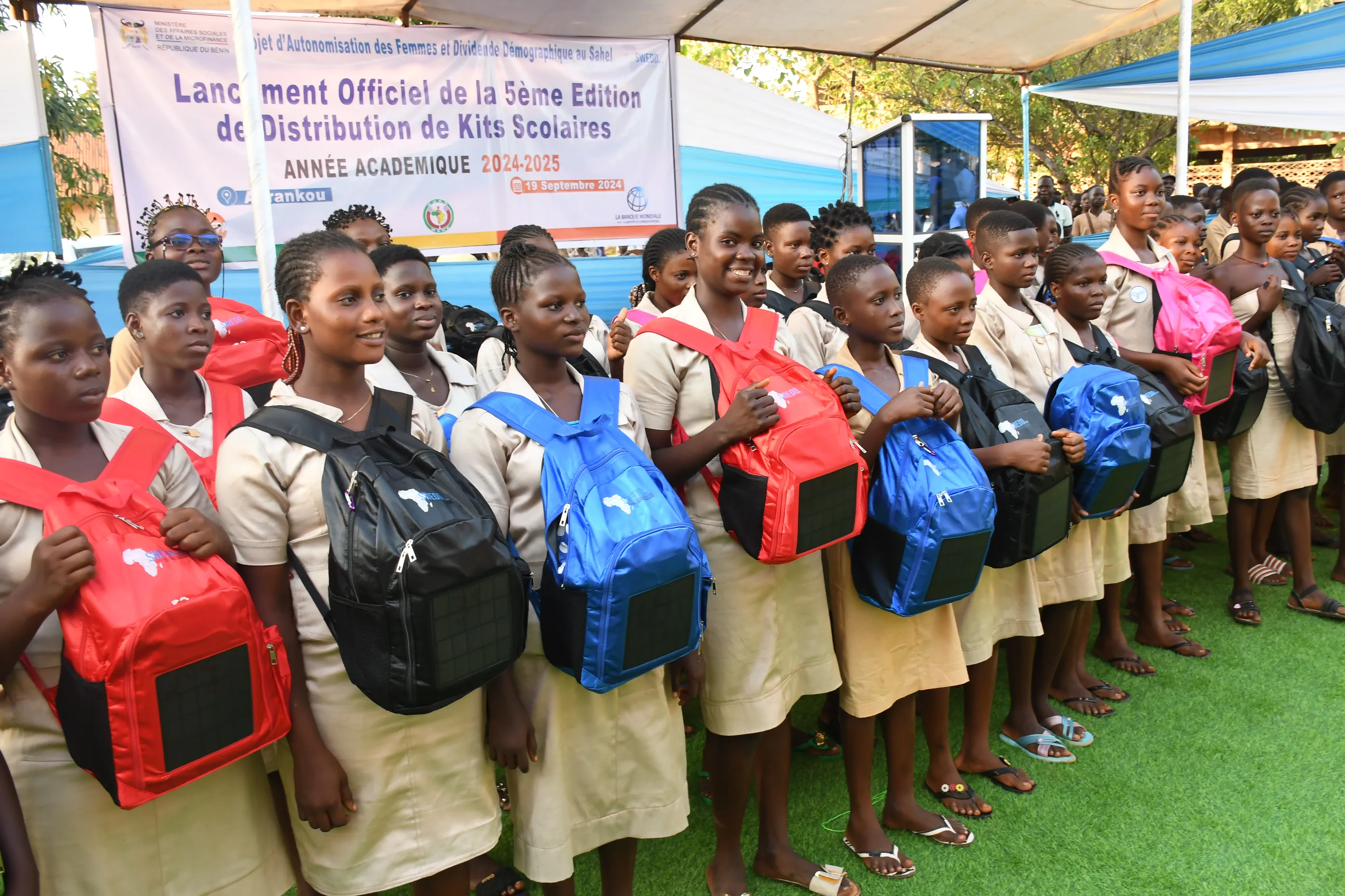 Des bénéficiaires heureuses d'être soutenues durant  leur parcours scolaire