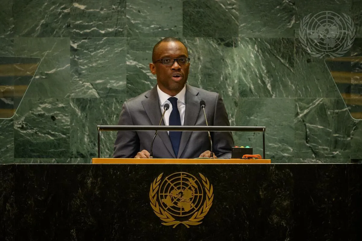 Olushegun Adjadi BAKARI, Ministre des Affaires étrangères