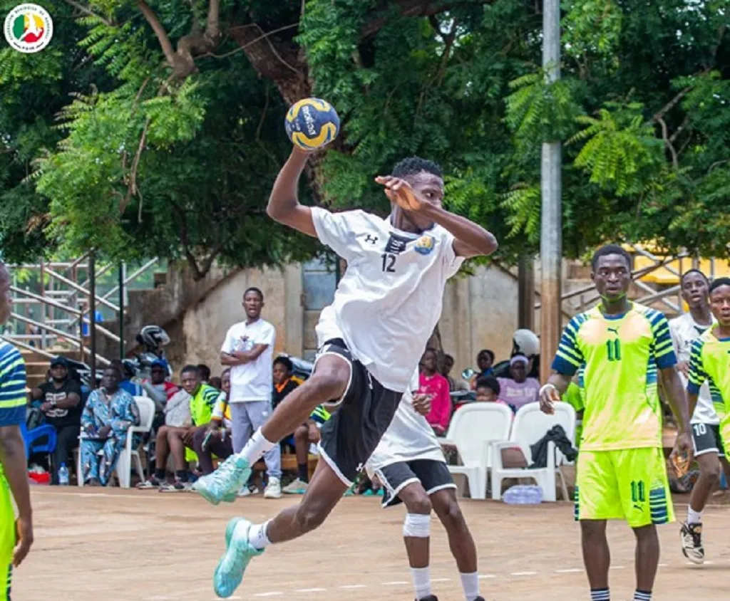 Les jeunes filles et garçons ont offert un beau spectacle apprécié par le public de Porto-Novo