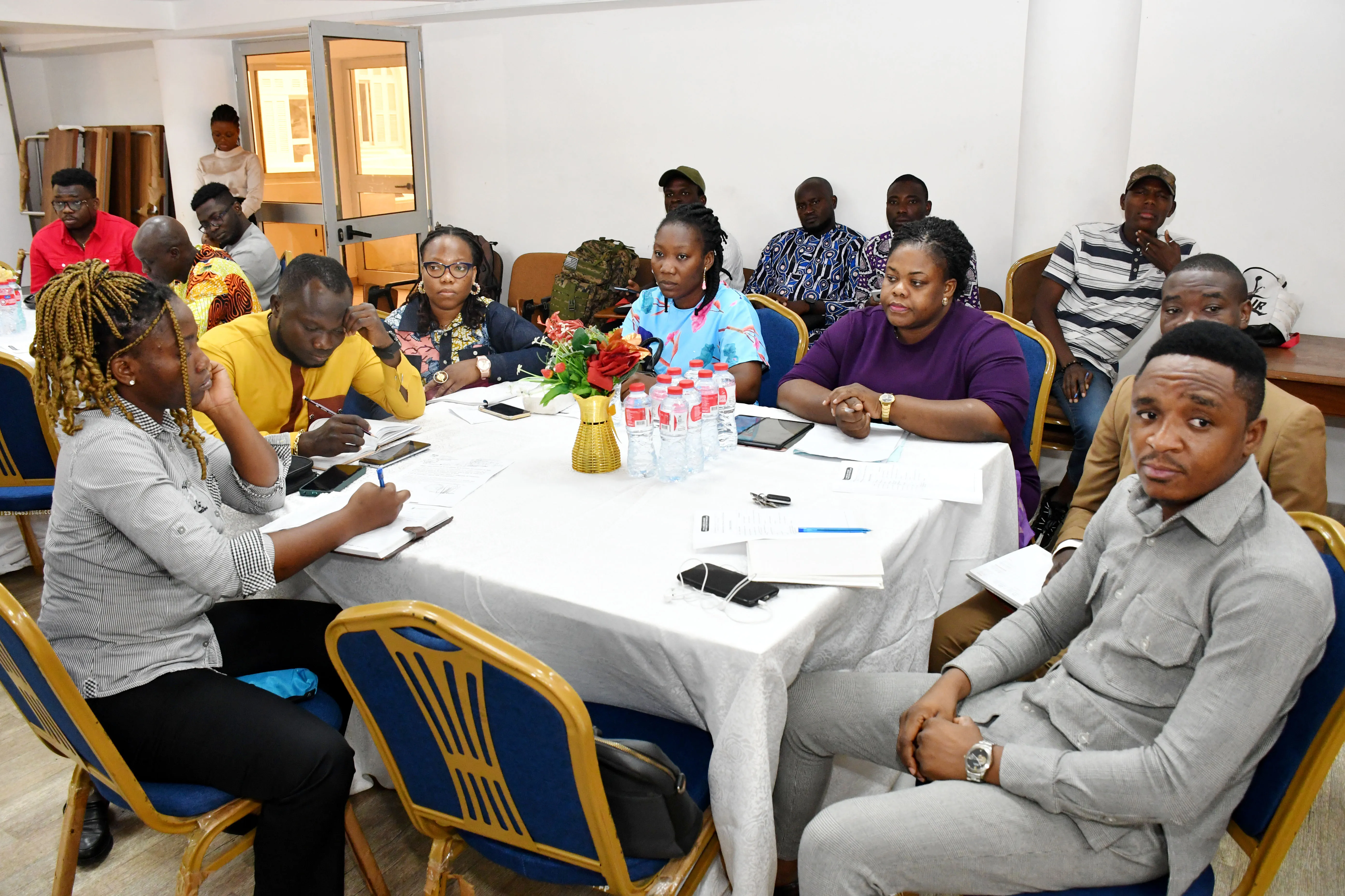 Les participants seront renseignés sur la déontologie, l’éthique et les  obligations de l’archiviste à l’ère du numérique