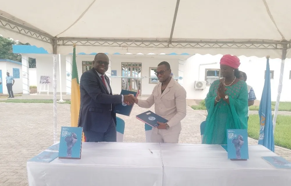 Echange de parapheurs entre le ministre de la Santé et le représentant résident de l’Oms lors du lancement de la nouvelle stratégie de coopération