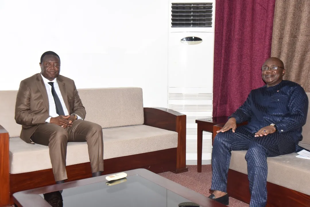 Jacques Migan reçu par le président de la Cour suprême, Victor Dassi Adossou