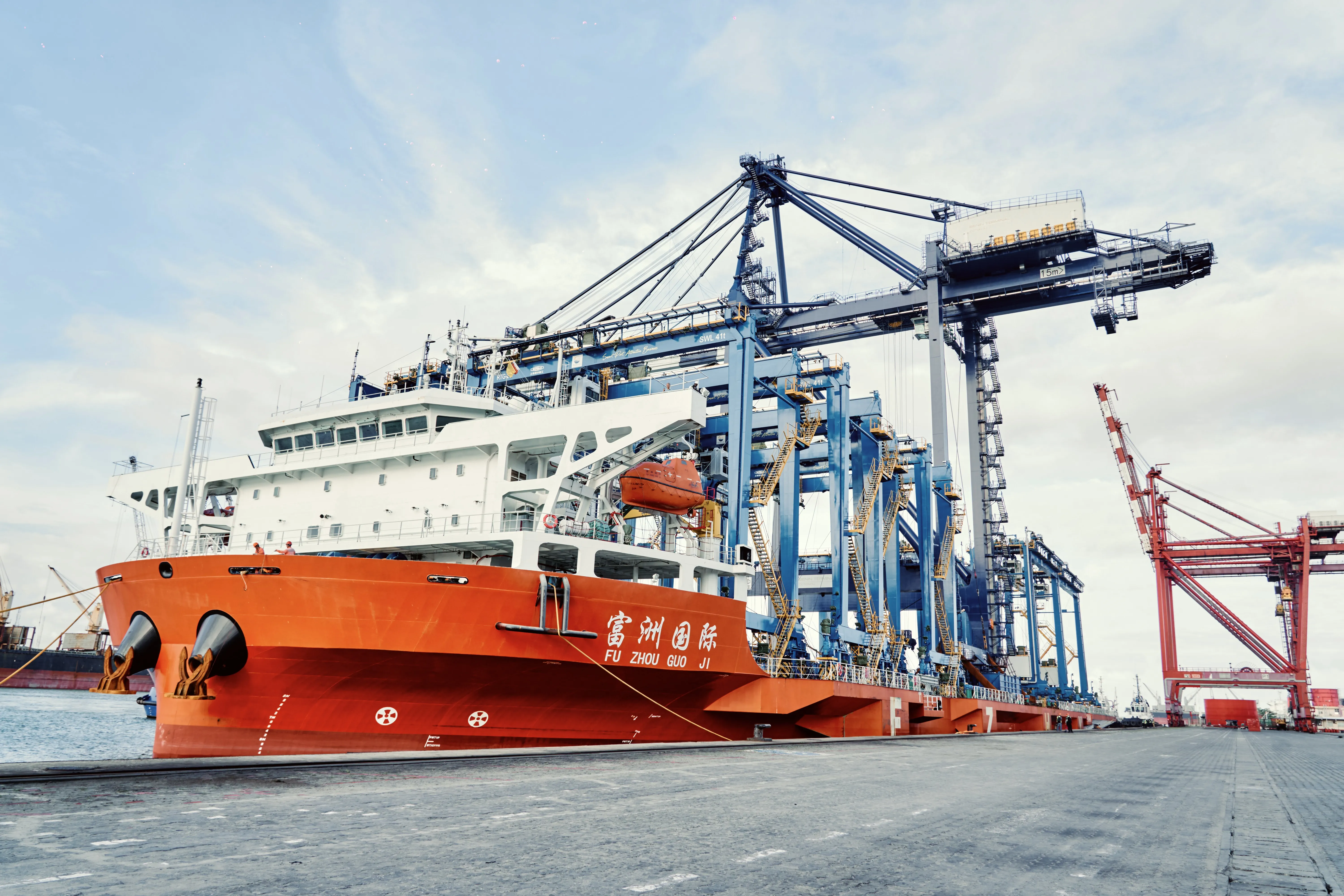 Faciliter la participation des acteurs du secteur  privé aux projets publics