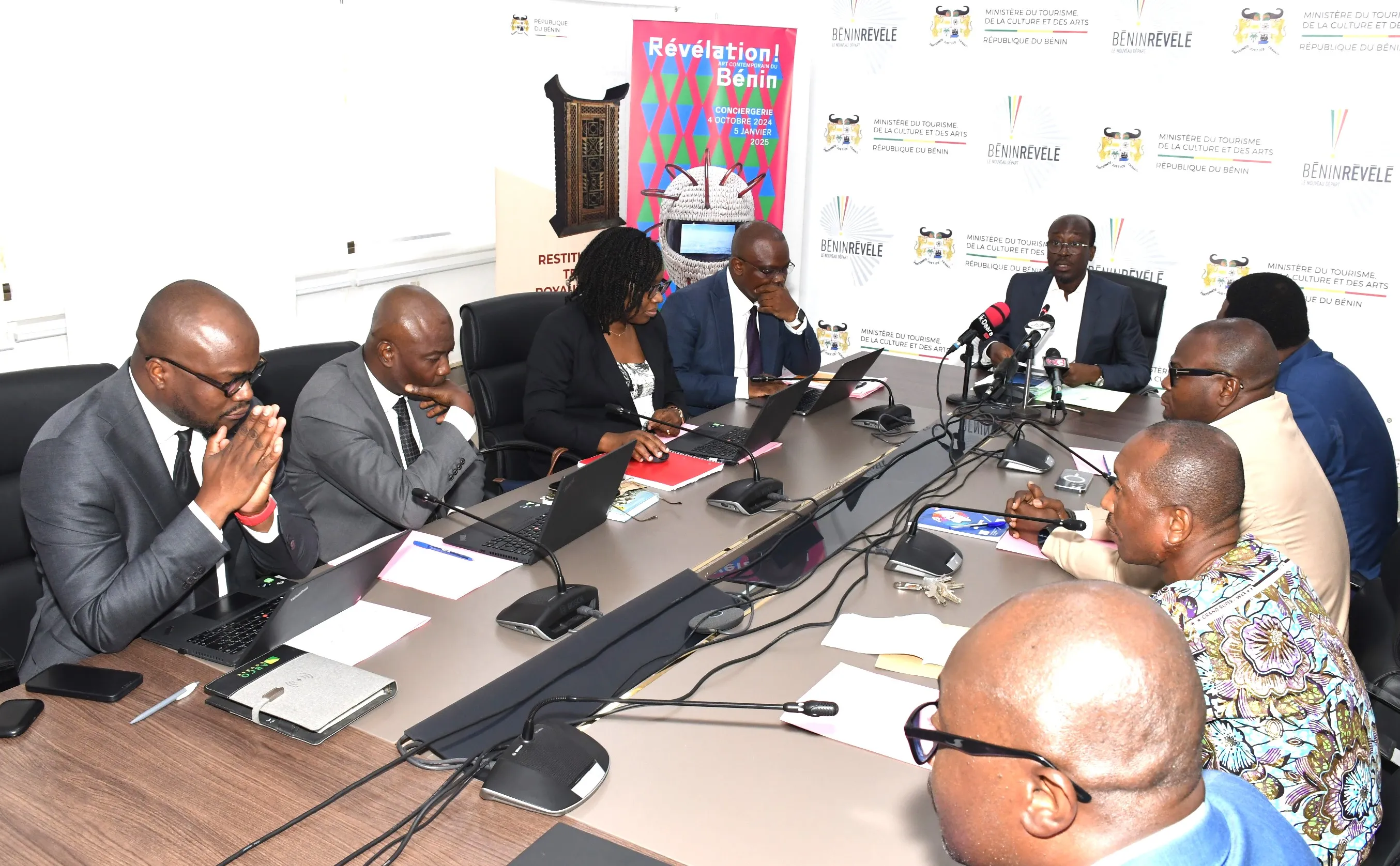 Le ministre en charge du tourisme procédant à l’installation des agences