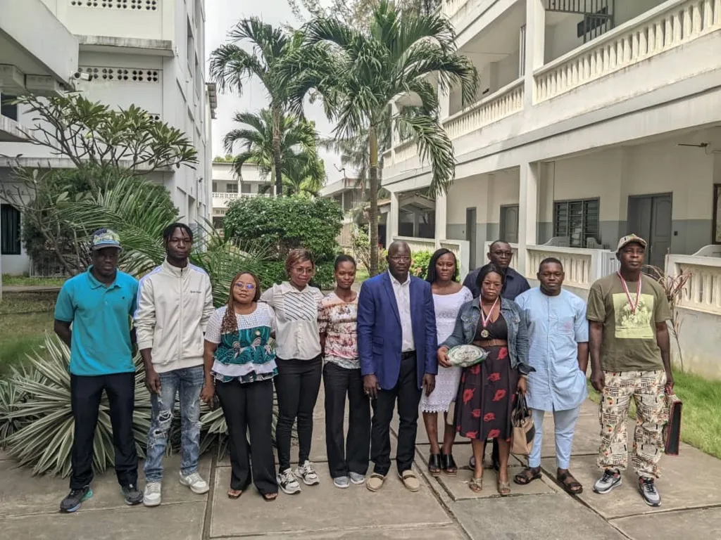 Le nouveau président de la Fébérugby Hervé Sègbégnon Assogba (en veste Bleu)  pour relever de nouveaux défis