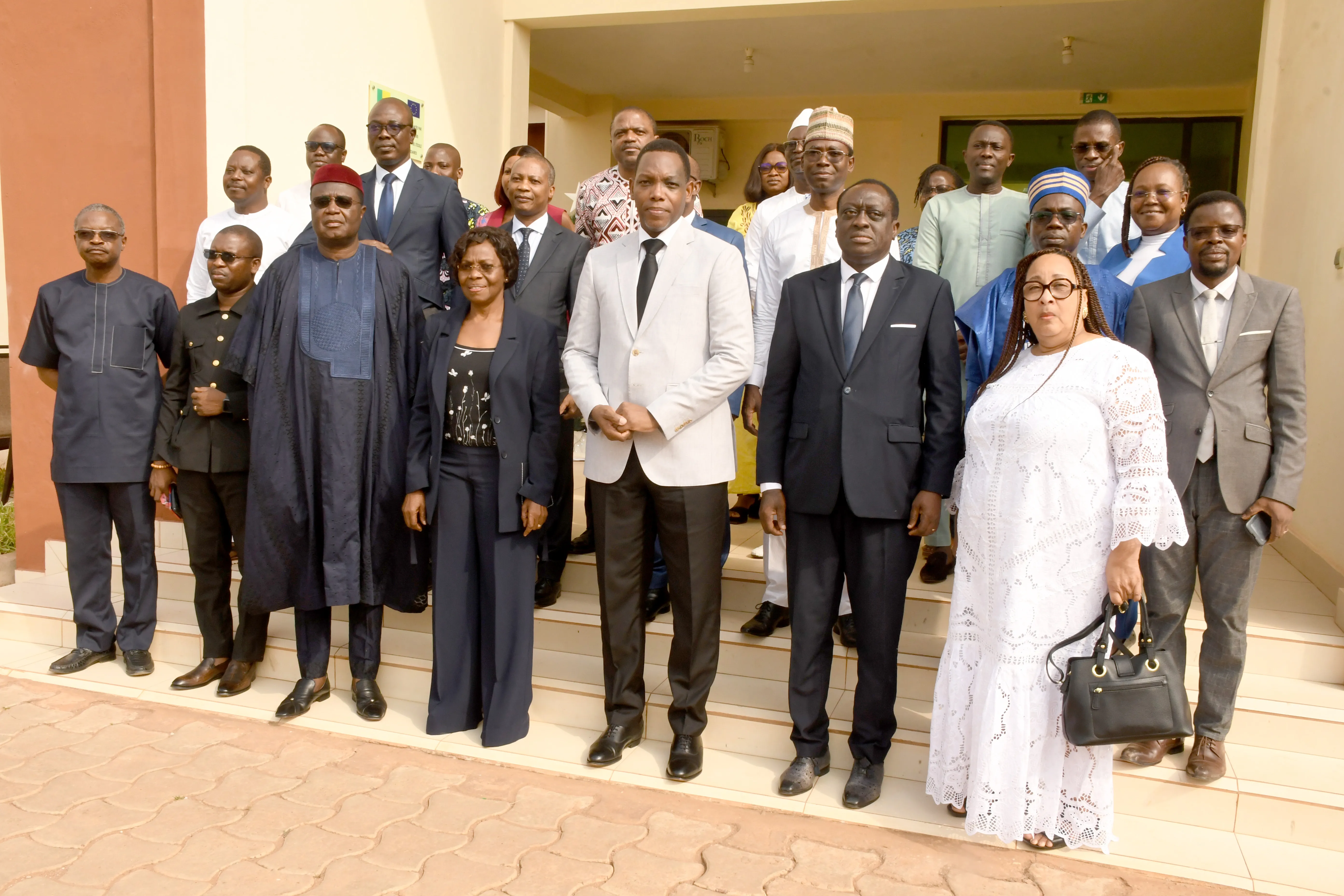 Ces thématiques ont permis aux participants de dégager des pistes de réflexions pour une meilleure intégration de l’Ia dans les pratiques judiciaires et sociétales