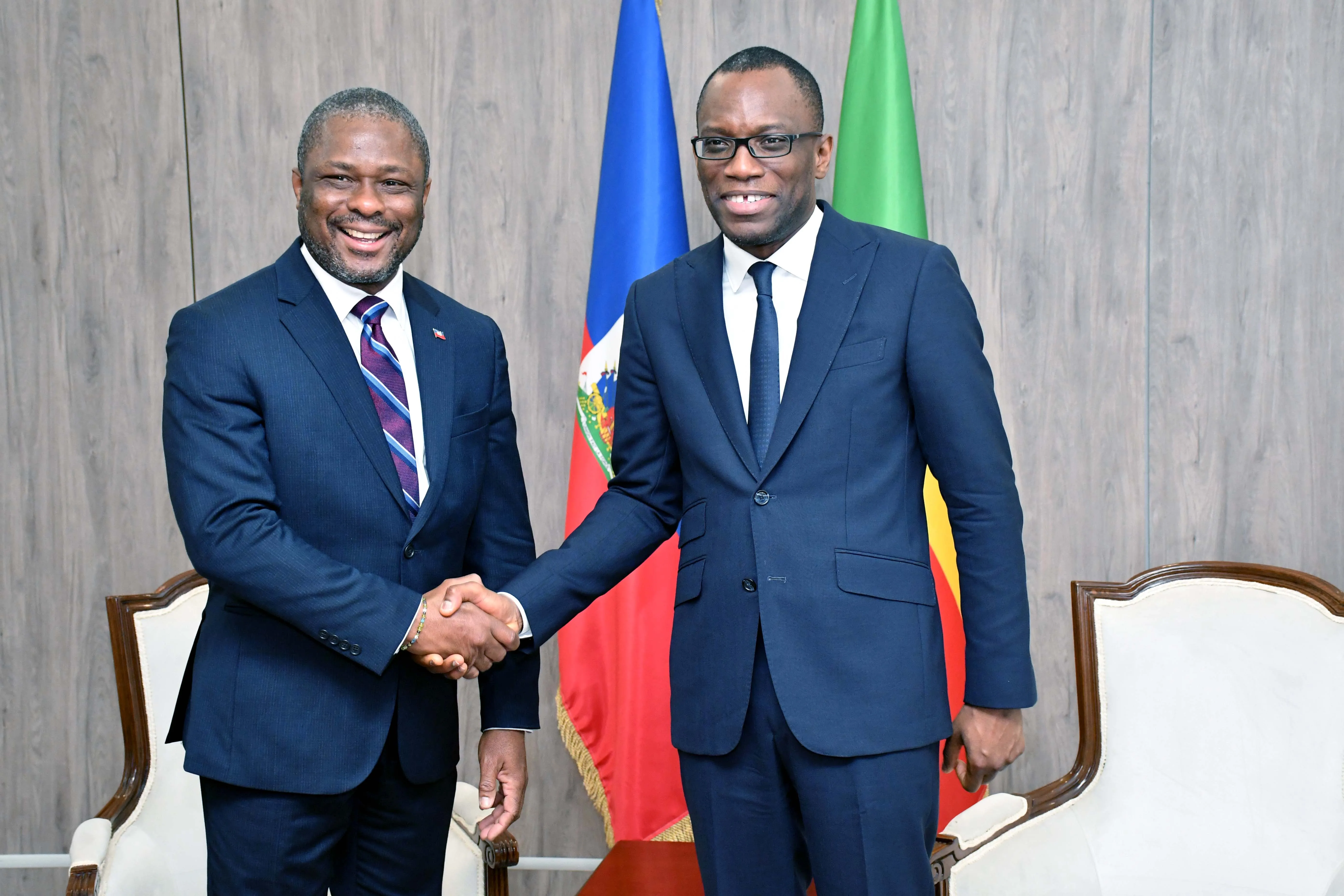 Le ministre Olushegun Adjadi Bakari accueillant ses  collègues de la Caricom