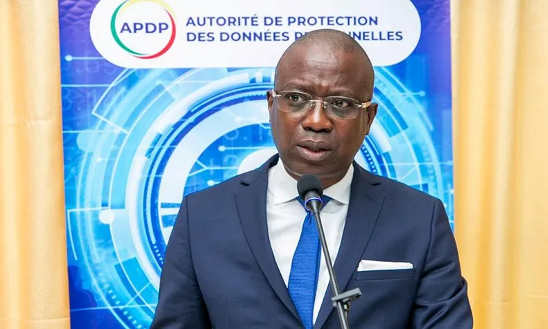 Dr Lucien Hounkponou face aux journalistes au  « Club de l’Economiste »