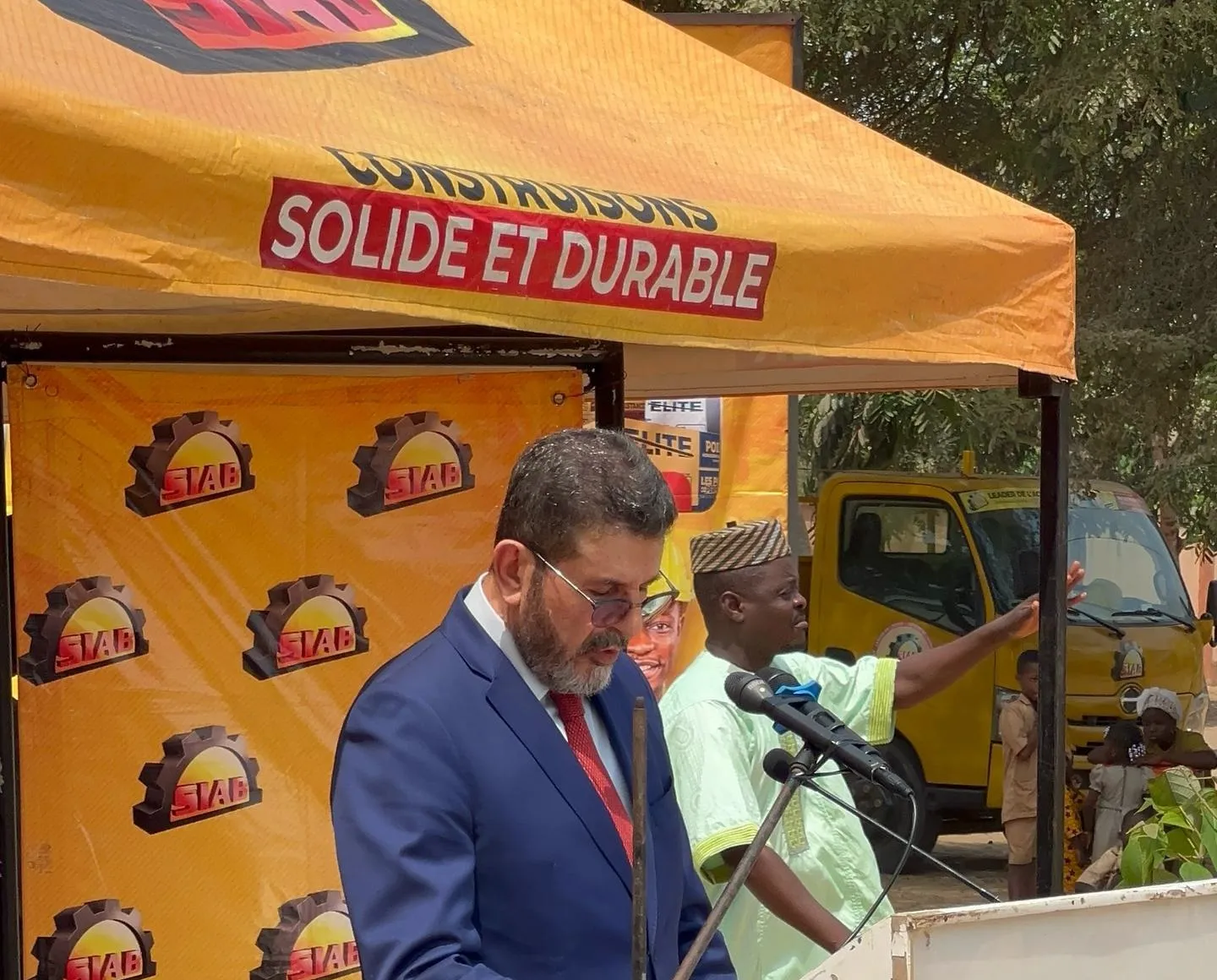 L’entreprise est fortement engagée dans le social et la promotion de l’excellence en milieu scolaire