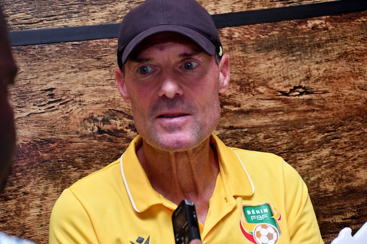 Vincent Rautureau, manager général des équipes nationales de catégories d'âge (au milieu)