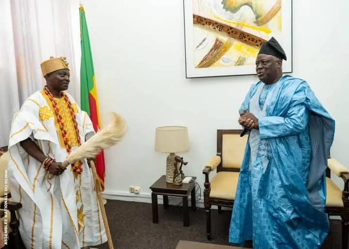 délégations de rois en plaidoyer chez Louis Vlavonou