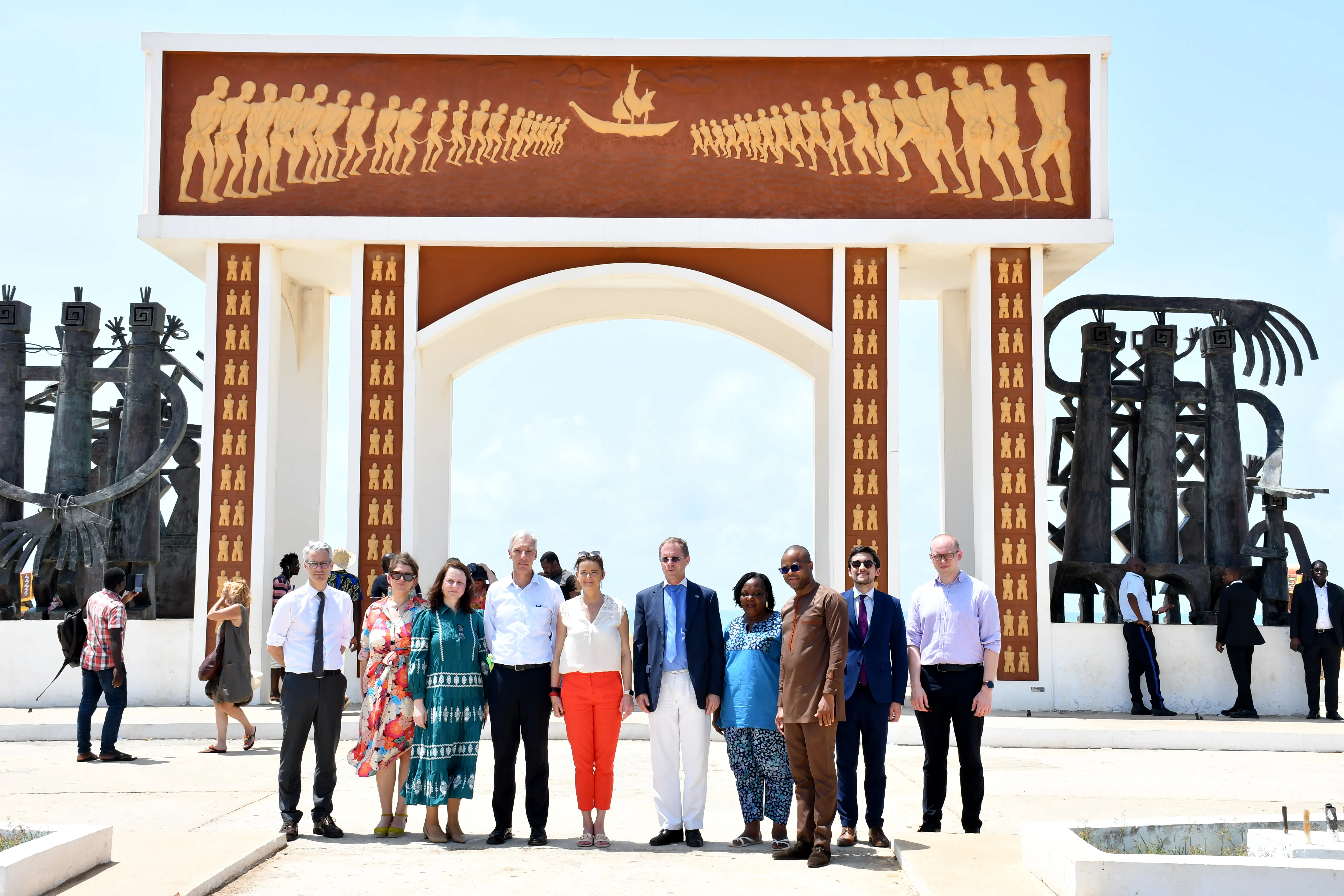 La délégation enthousiasmée par la saisissante histoire de la ville de Ouidah