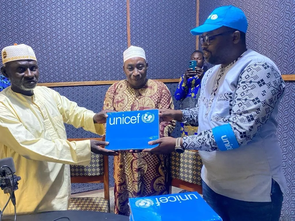 Les animateurs de la radio Imatunu Kakai Fm, à Karimama, ne désespèrent pas face à la menace terroriste