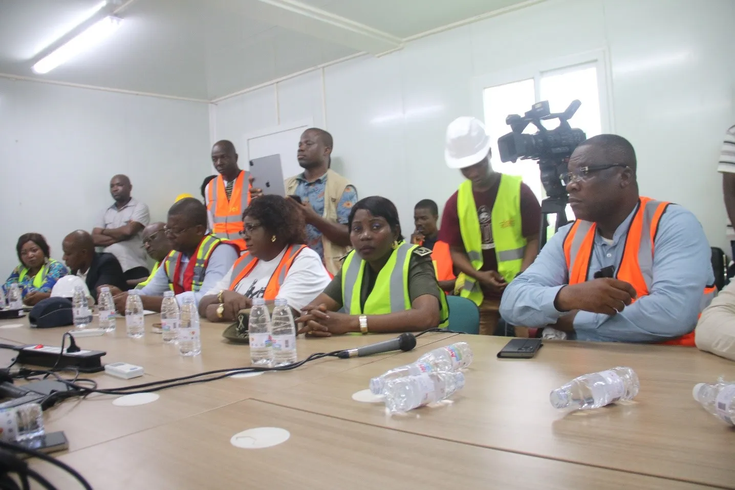 La délégation écumant compartiment par compartiment du chantier de construction  du nouveau siège de l’Assemblée nationale