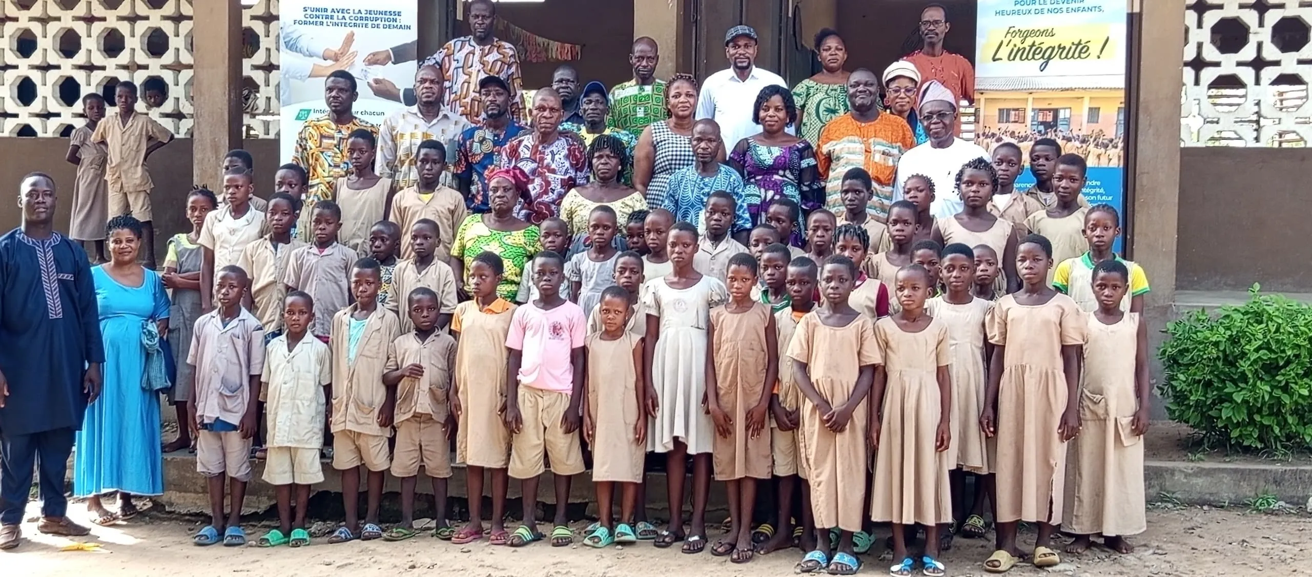 Aux écoliers, comme aux élèves et aux étudiants  des Collines le Hcpc a enseigné comment bâtir l’avenir dans l’intégrité