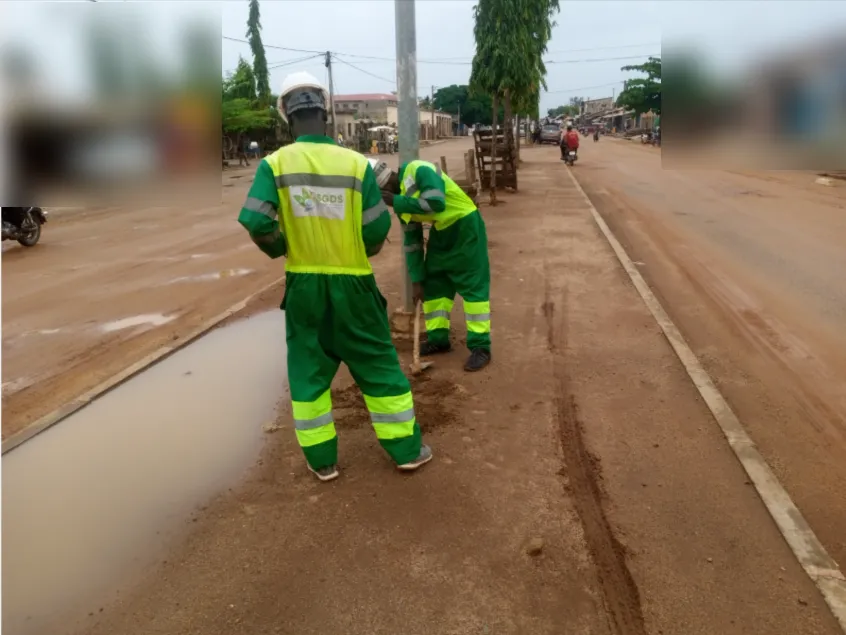 Agents de salubrité en service à Parakou, ce 1er mai 2025