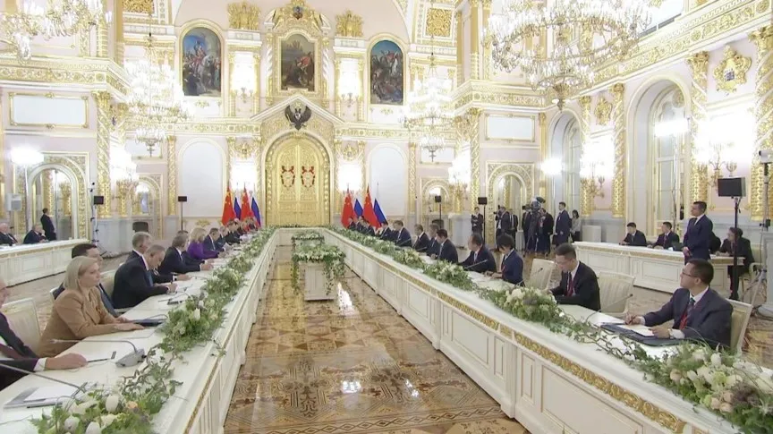 Les deux présidents ont également appelé à « promouvoir la perception  historique correcte de la Seconde Guerre mondiale