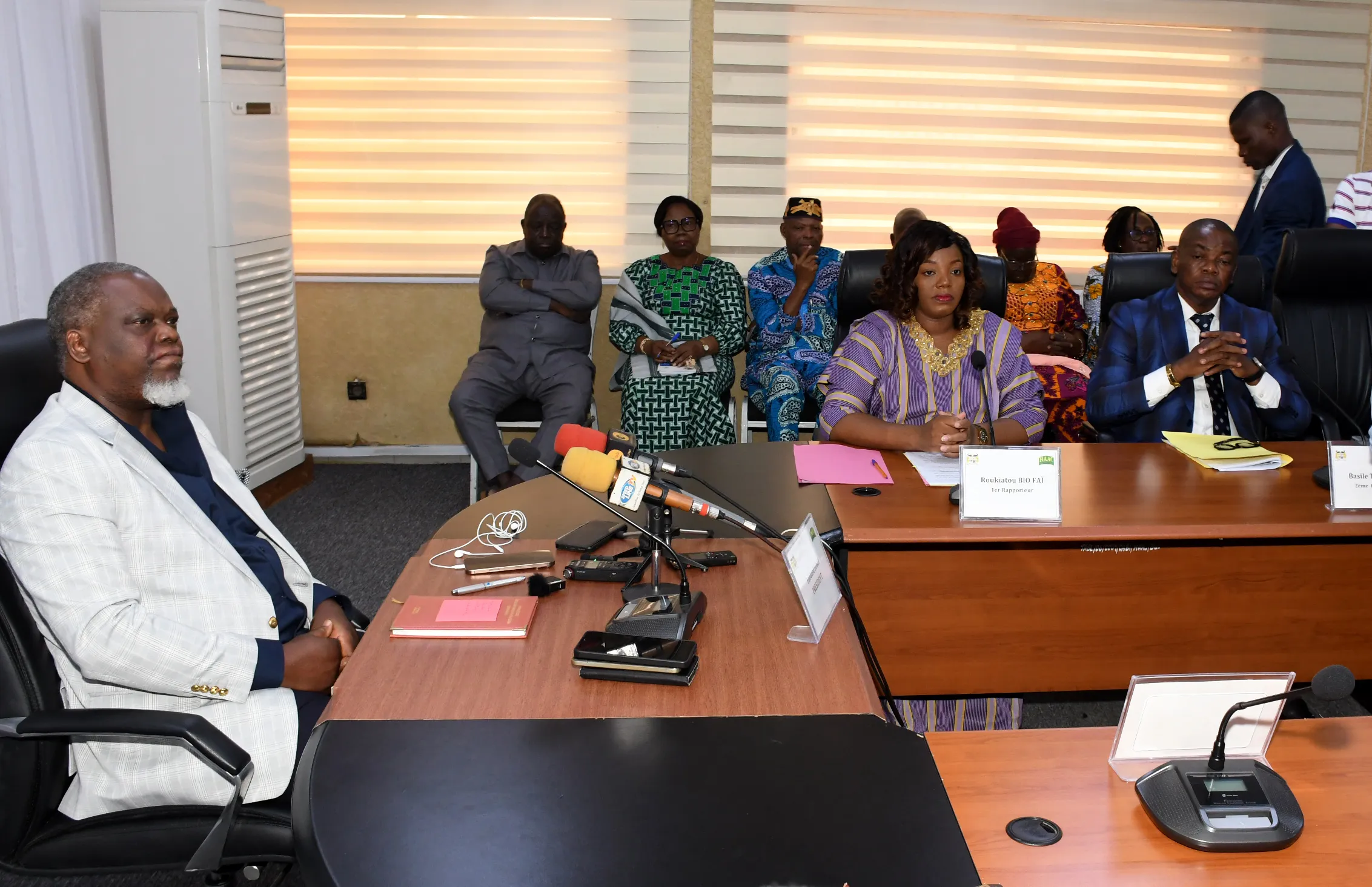 satisfaisant avec 52 rapports examinés et 19 décisions prises