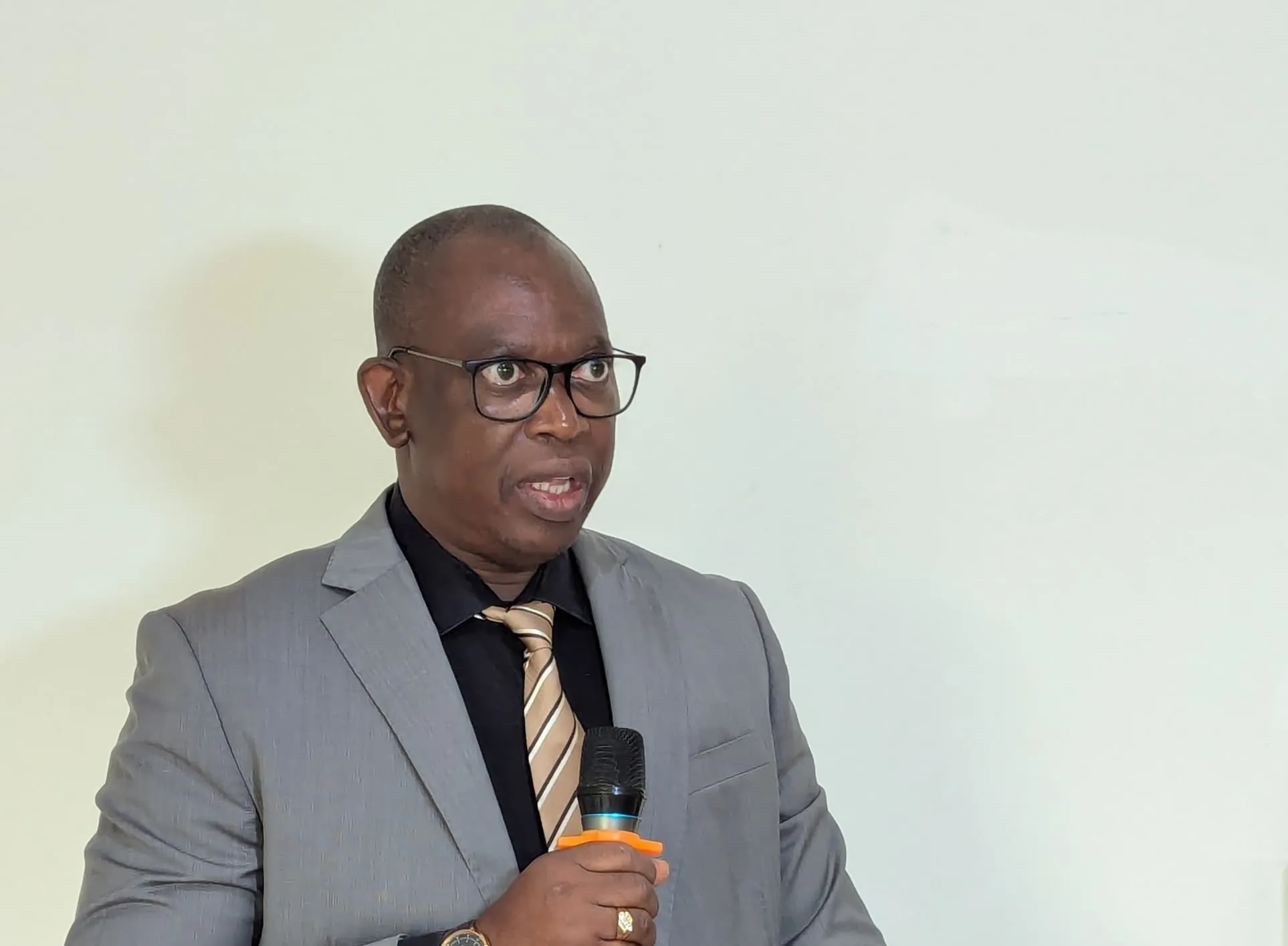 Le président de la Chambre nationale des huissiers de justice du Bénin, Me Maxime René Assogba met en exergue les nouveaux défis des huissiers dans un monde en pleine mutation