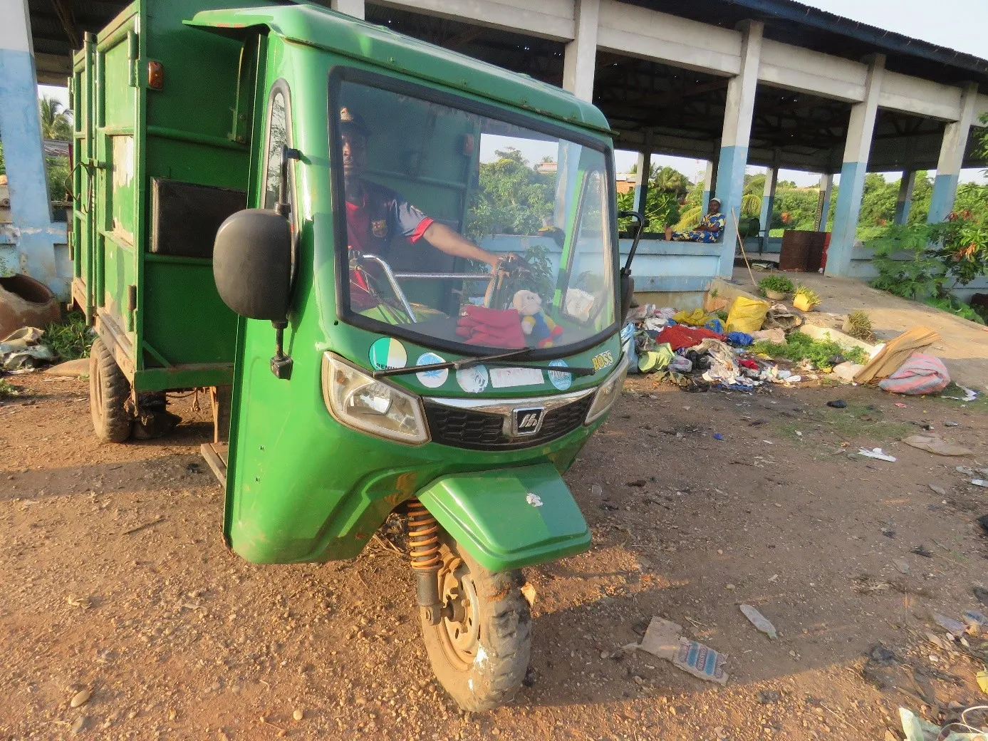 Les Ong du Mono dotées désormais de tricycles pour la pré-collecte
