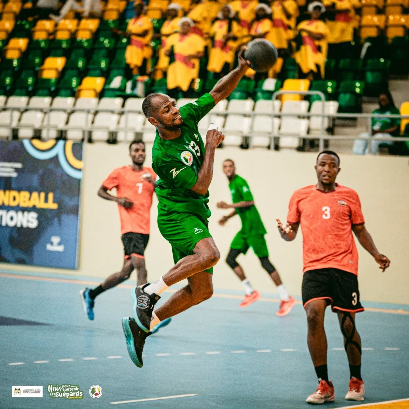 Eric Ahossou, ailier droit béninois, se félicite de la victoire