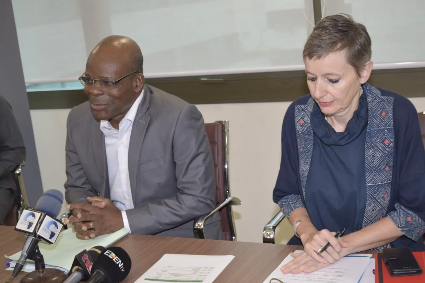 Le ministre et la cheffe de file des Ptf lors de la présentation des performances