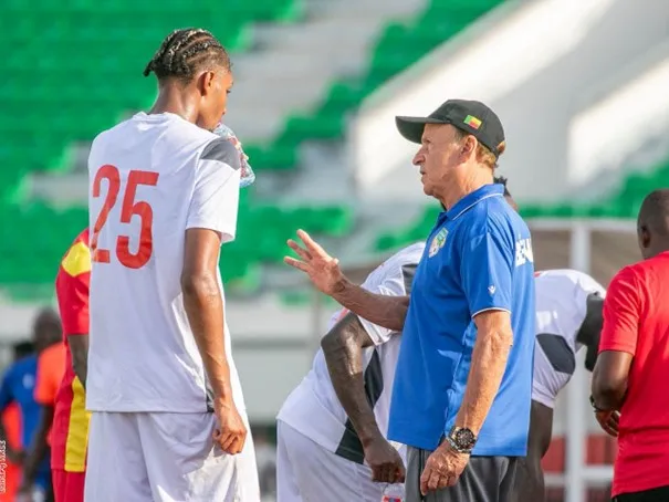 sélectionneur Gernot Rohr face à un casse-tête suite aux forfaits des cadres de l’équipe nationale