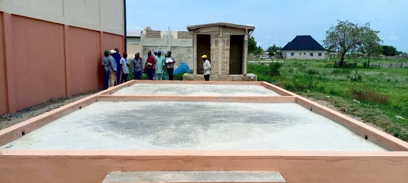 Remise d’une unité de transformation à la Coopérative  communale des étuveuses du riz