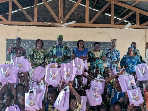 La maire de Kétou Titilola Angélique Adegnika-Azondekon réaffirme son engagement auprès des enfants vulnérables