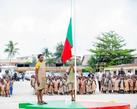 La cérémonie de montée des couleurs à l’École publique de Sikè-Nord, à Cotonou