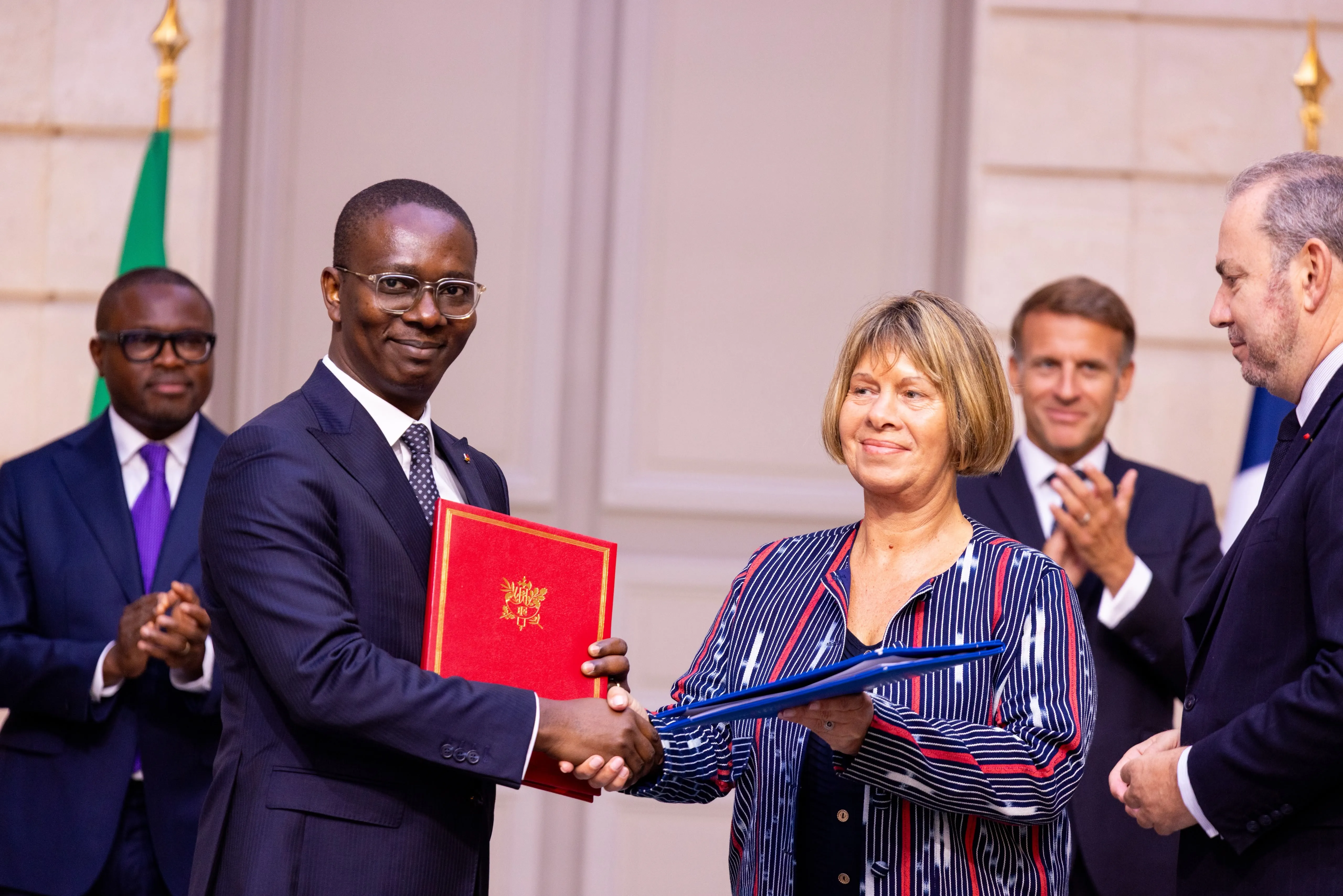 Signature de conventions pour financer des projets dans plusieurs domaines